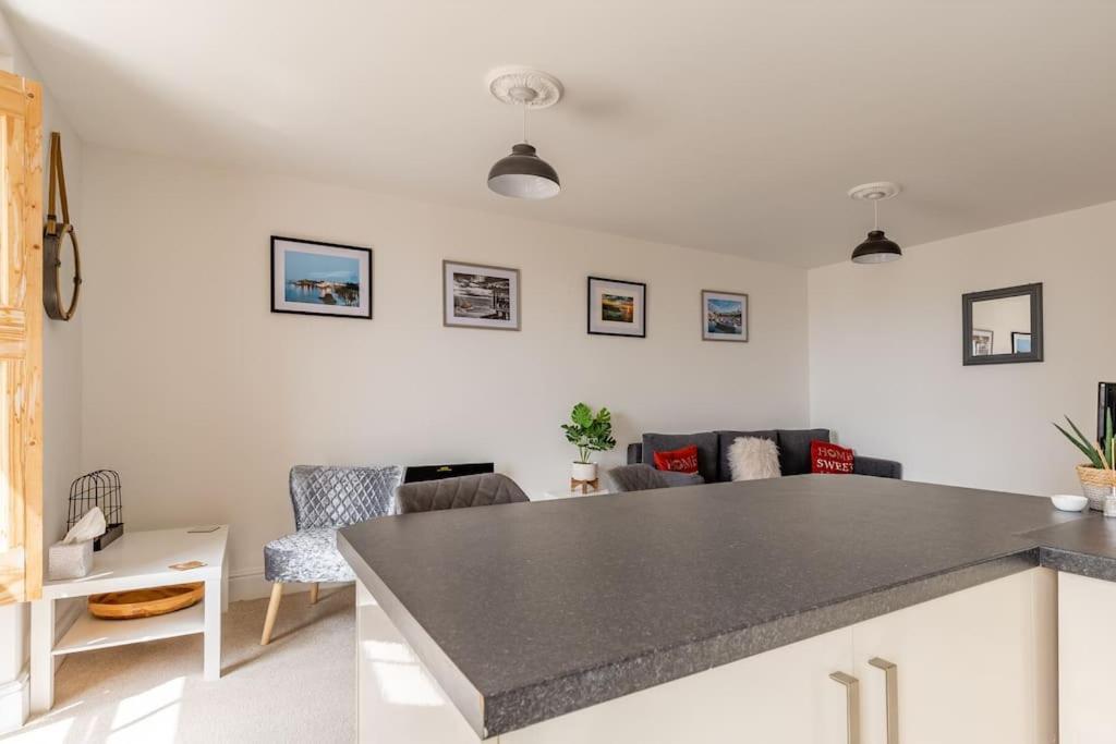 Modern Flat With Island Views In Heart Of Tenby Dış mekan fotoğraf