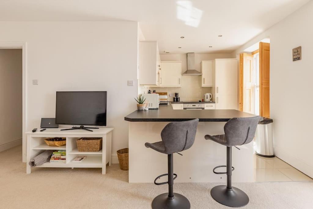 Modern Flat With Island Views In Heart Of Tenby Dış mekan fotoğraf