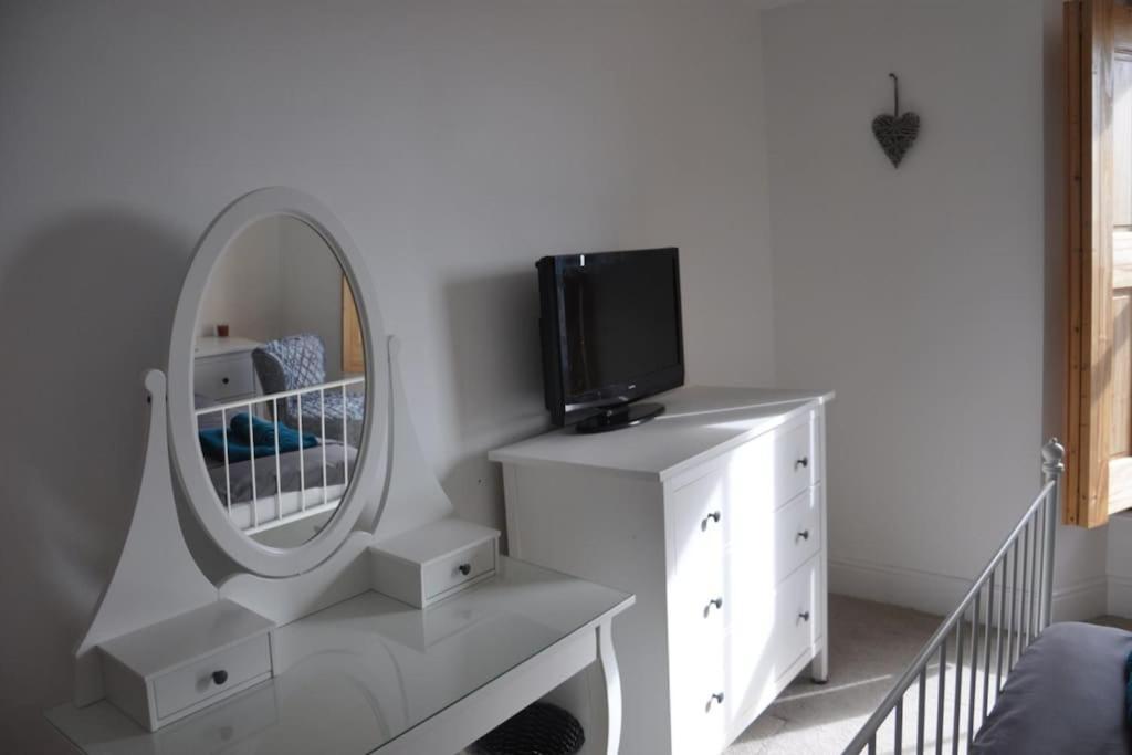 Modern Flat With Island Views In Heart Of Tenby Dış mekan fotoğraf